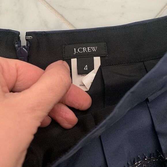 𝅺JCREW navy blue & black mini skirt satin & lace pleated mini skirt sz 4 EUC - Picture 4 of 11